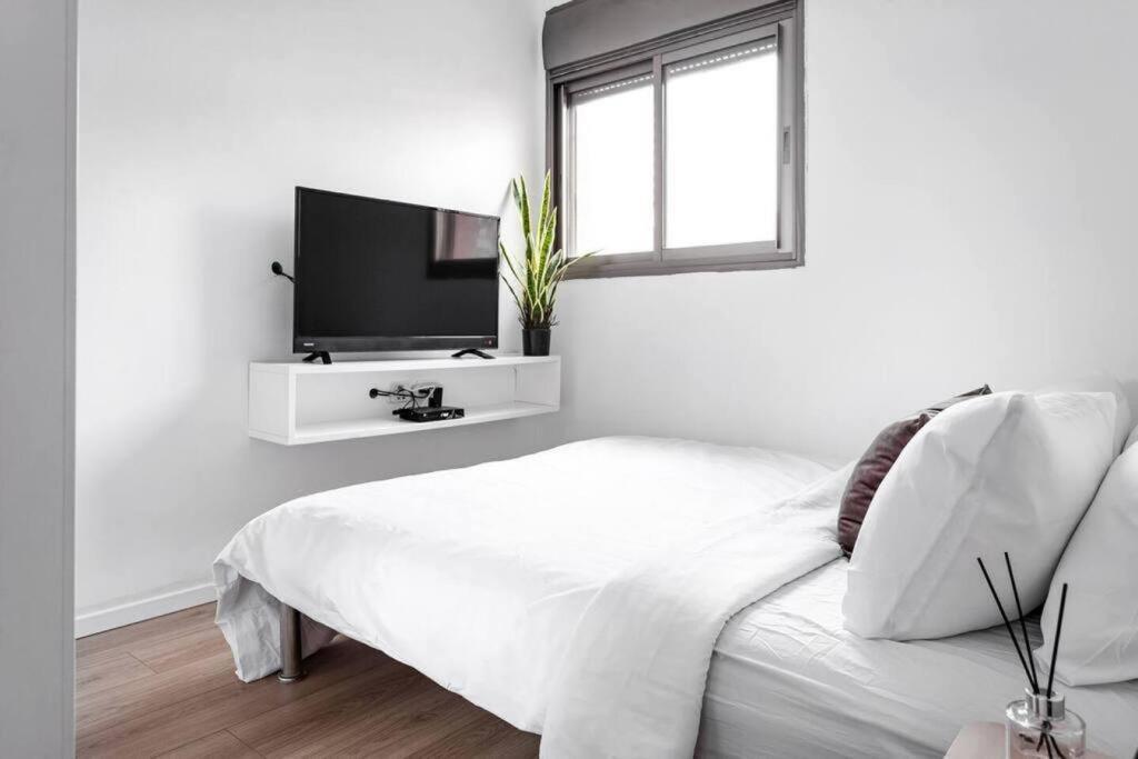 Apartment 3bedroom With Balcony Yona Hotel4 Tel Aviv